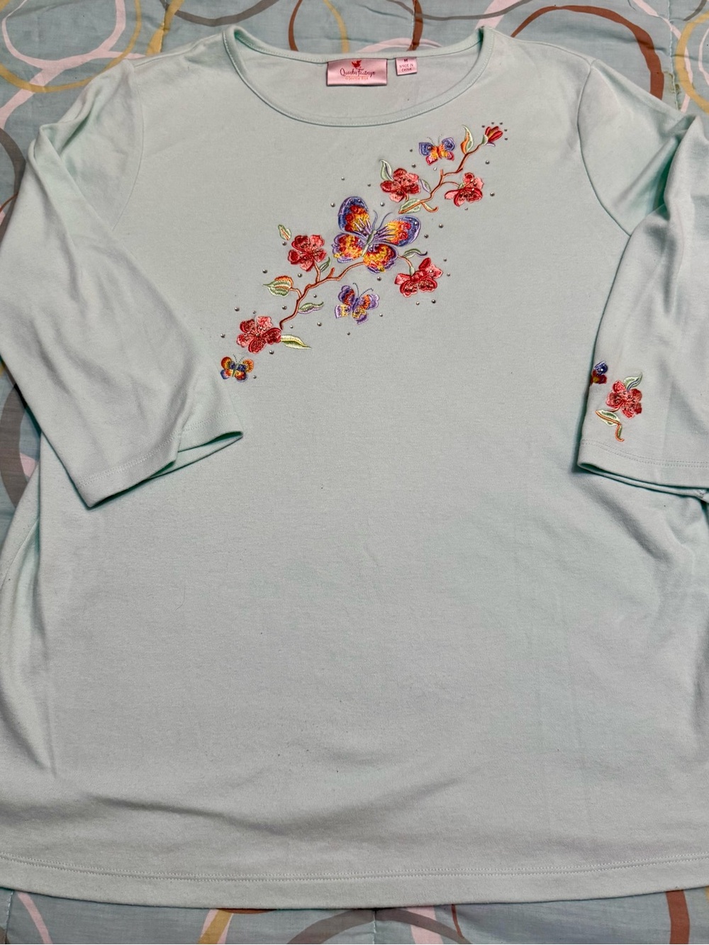 Quacker Factory Mint Green Knit Top with Pink Logo Tag